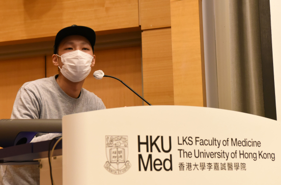 劉先生是本港首位成功接受CAR-T細胞治療的白血病患者。

 